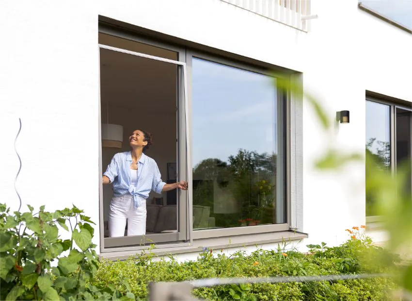 Spannrahmen Insektenschutz am Fenster für frische Luft ohne Insekten